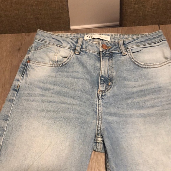 Blue cropped Zara jeans - Picture 2 of 8